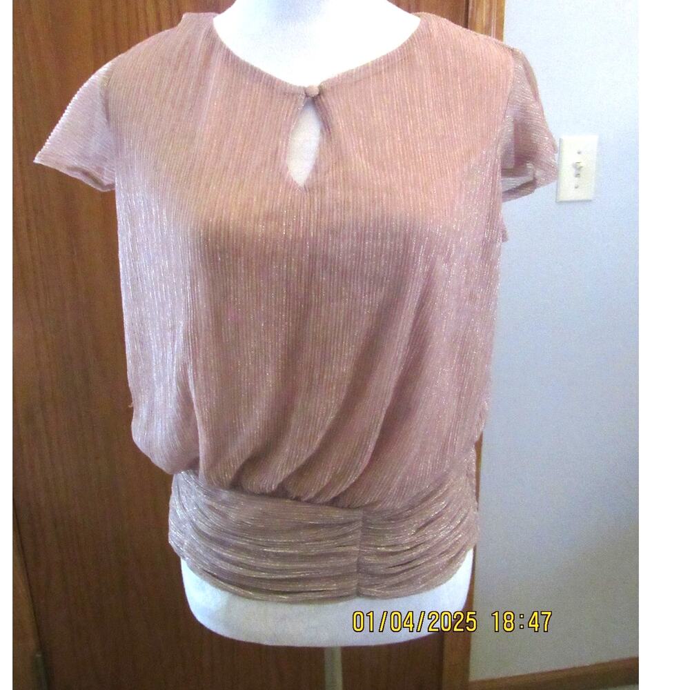 Medium Pink Shirt – Understated Elegance in a Soft Hue